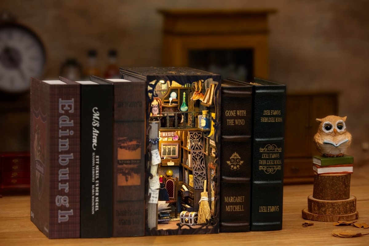Book Nook DIY - kit: Magic Pharmacist - The Warm Workshop
