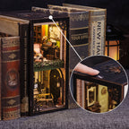 Book Nook DIY Kit: Rose Detektivbyrå - The Warm Workshop